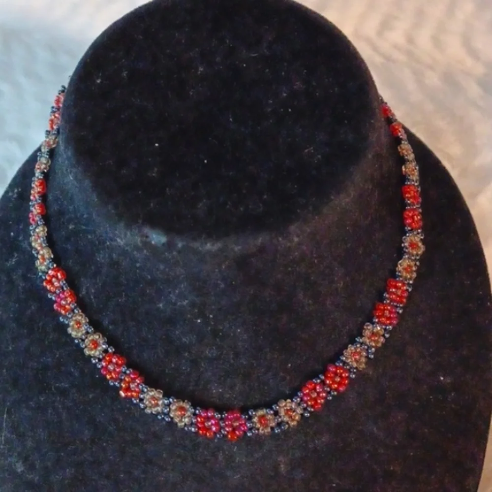 Beaded Red‎ & Black Flower Choker Necklace Handmade 18